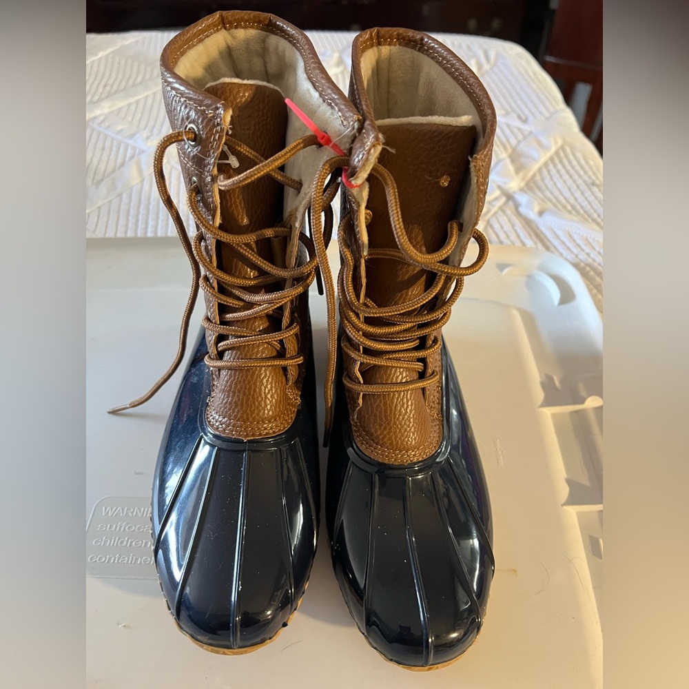 JBU by Iambu Brown and Navy Duck Boots